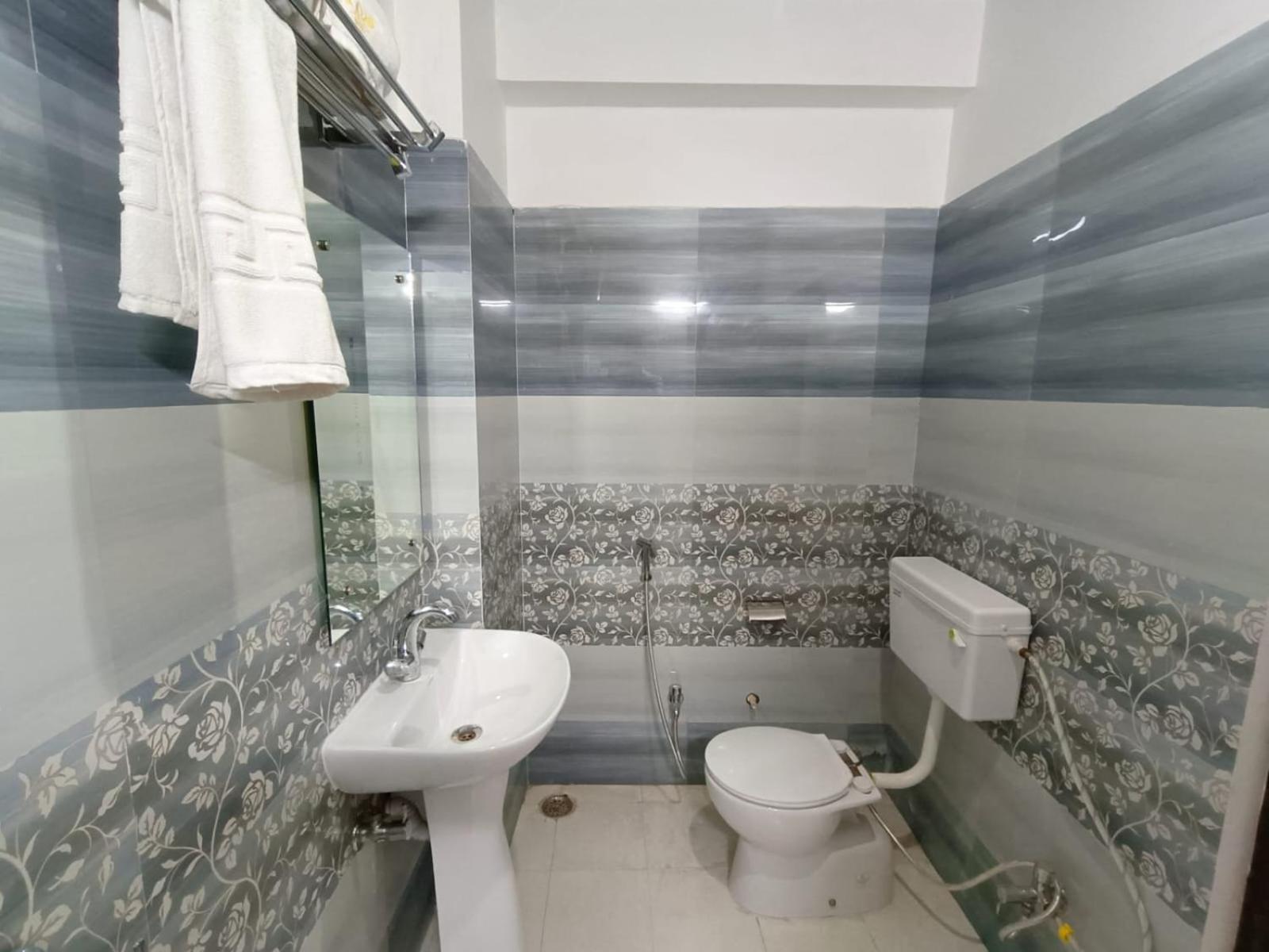 Hotel Aman Residency Prayagraj Exterior photo