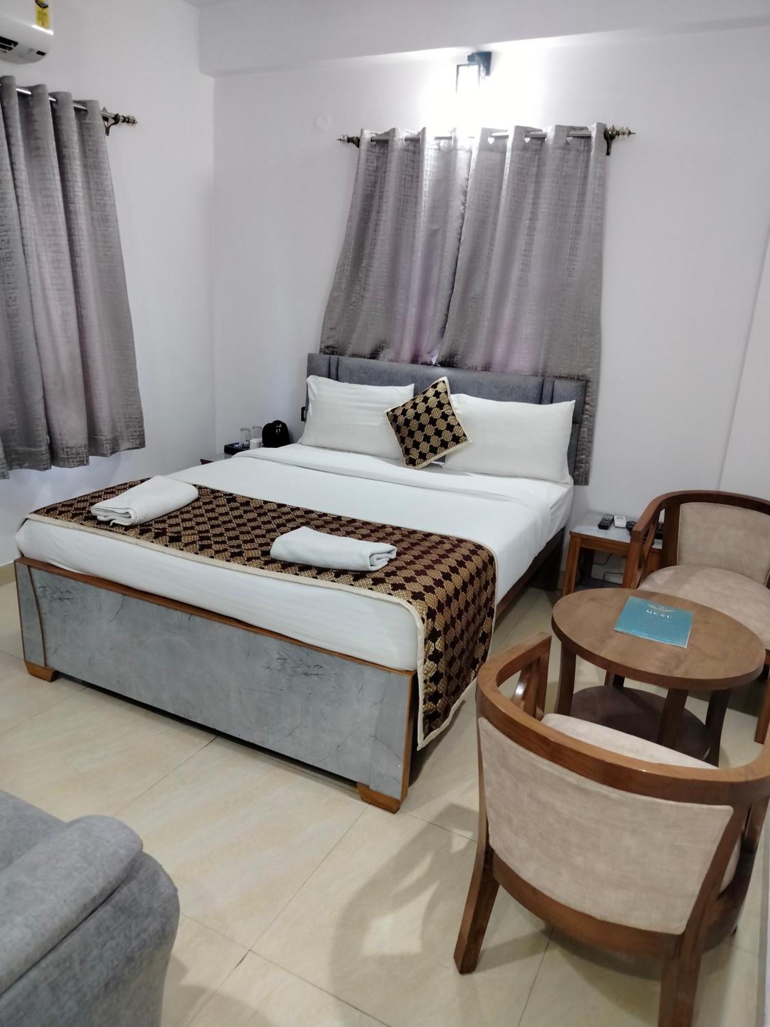 Hotel Aman Residency Prayagraj Exterior photo